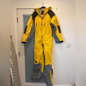TNF The North Face Kichatna Suit NWOT gore-Tex
